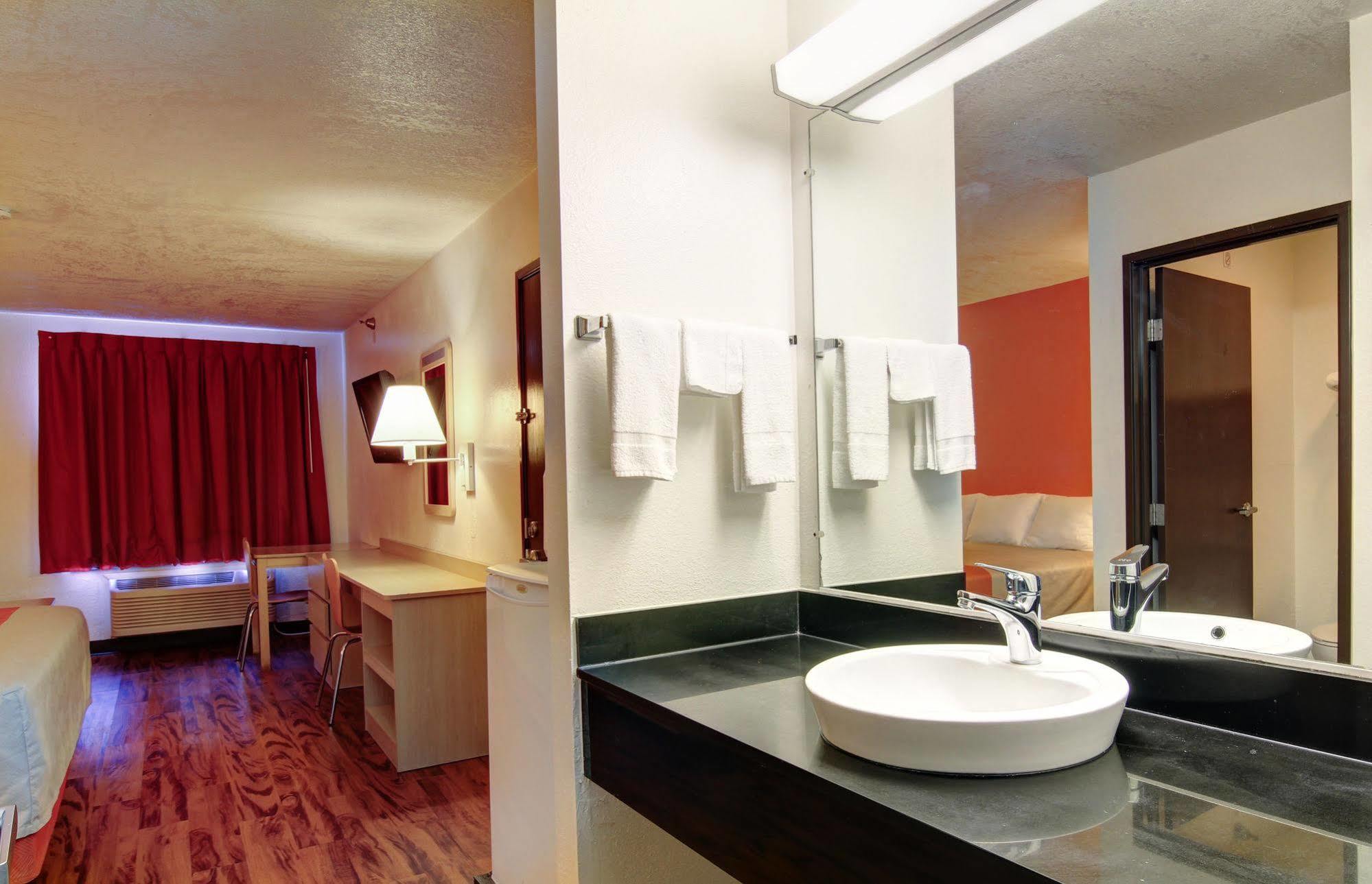 Motel 6-Columbia, Mo - East Zewnętrze zdjęcie